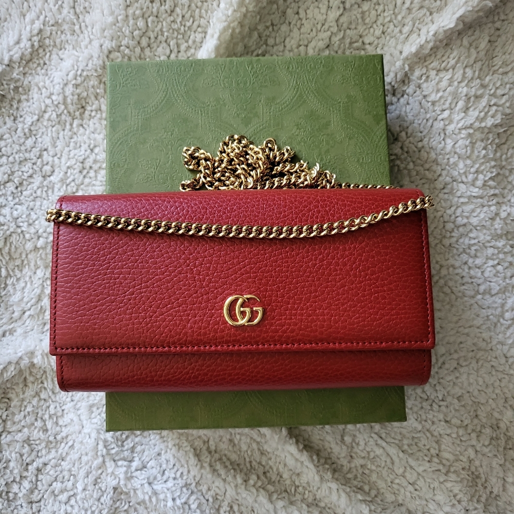 Gucci wallet on chain red